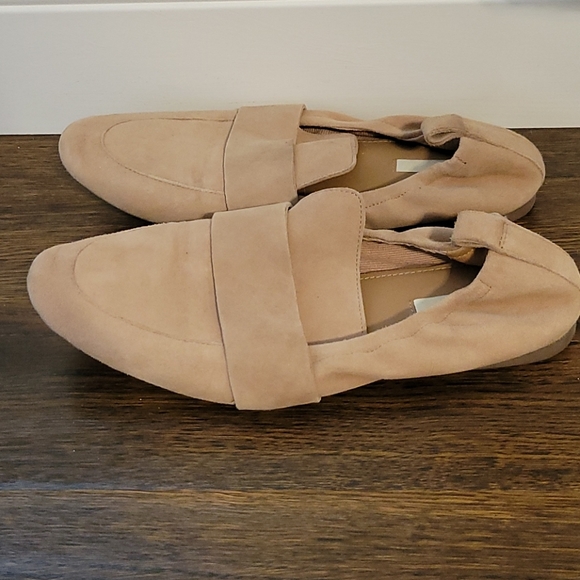 Nude suede flats - Picture 2 of 6